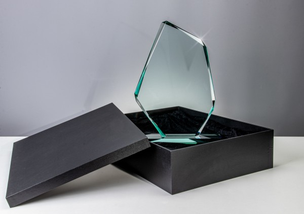 XXL Jade "Glasfels " 42 cm hoch 4,7 kg