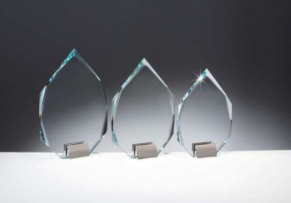 Jade-Glastrophy mit Schlif & Metallsockel 3 Größen