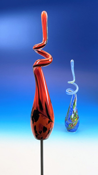 Glasspirale lava-rot mit Metallstab 39 cm