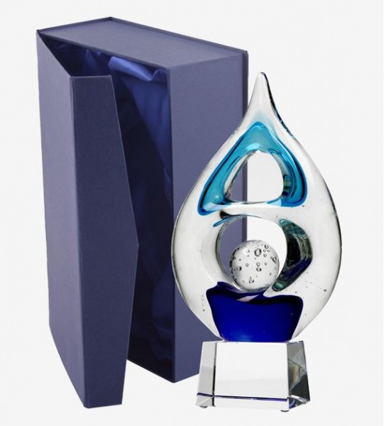 Glasskulptur blau klar auf Kristallsockel